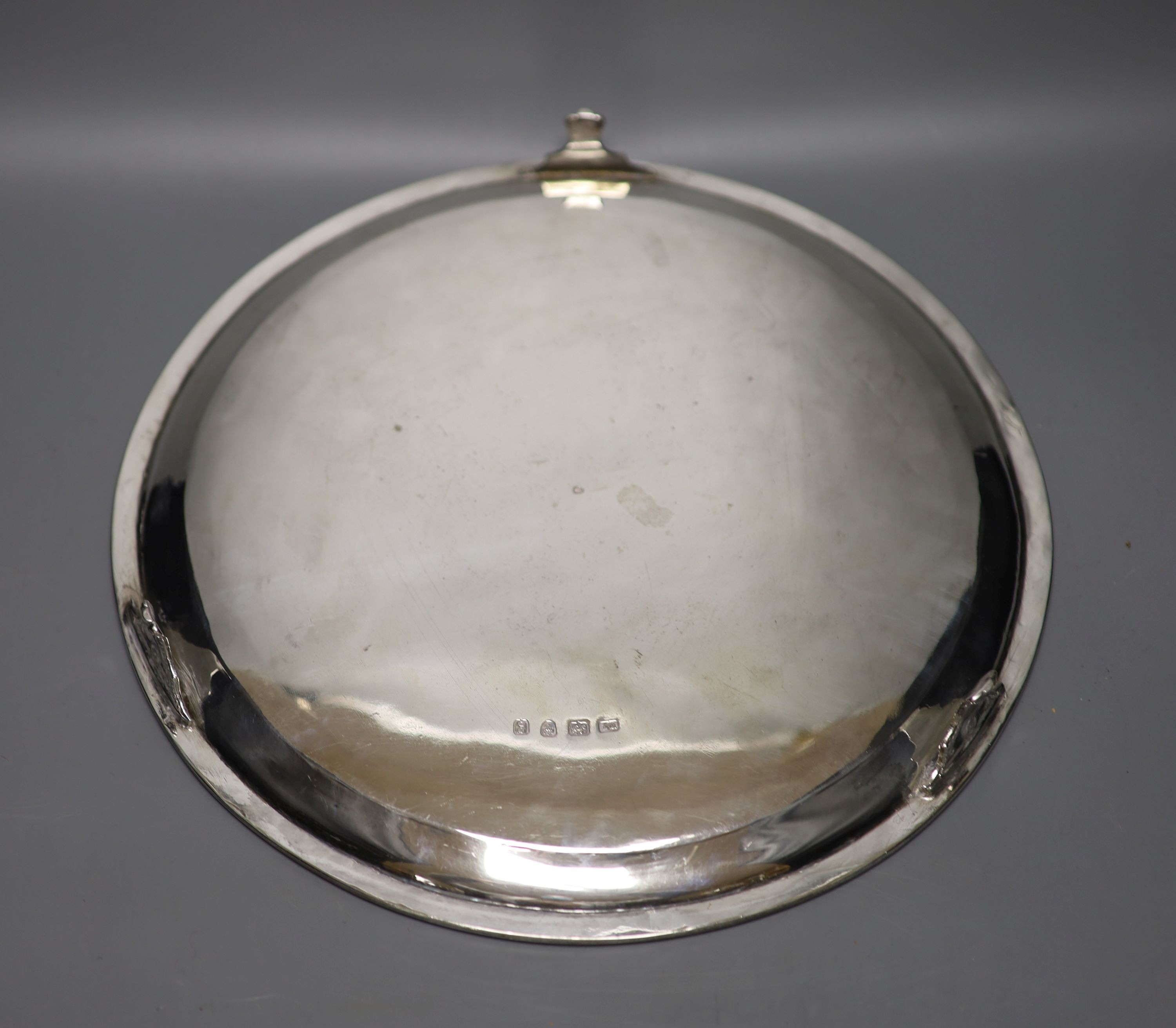 A George III silver circular salver by William Turton, London, 1782, 30.2cm, 26.5 oz.